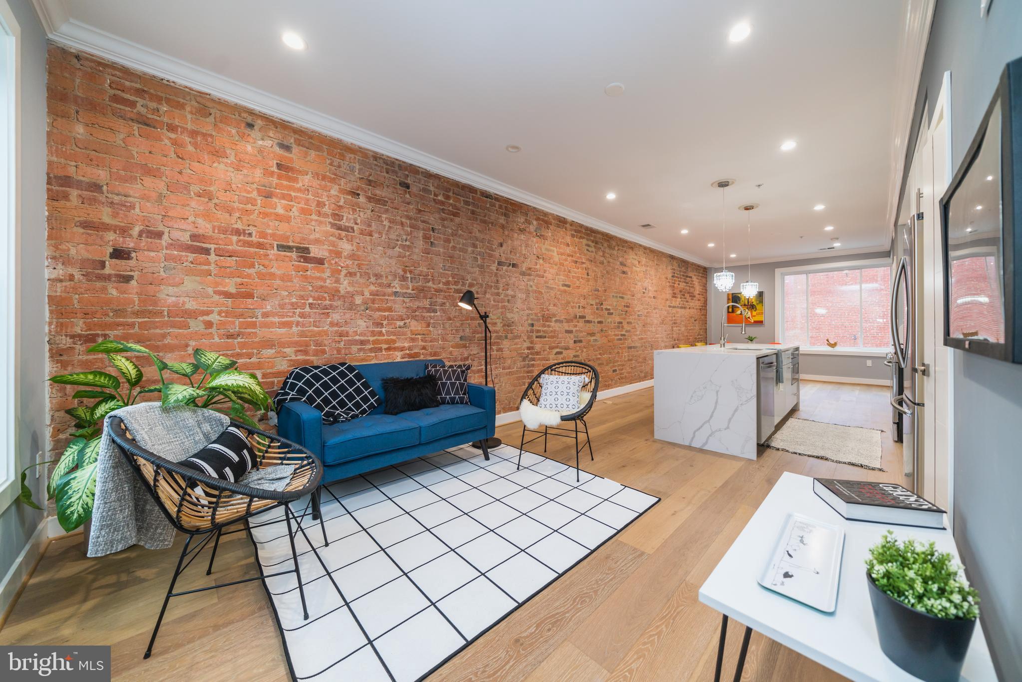 435 Park Road Northwest, Unit 2 Washington, DC 20010 - Photo 3 of 39 Combo Living/Din., 9 Foot Ceilings, Exposed Brick