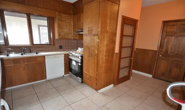 $5,900 | 20 Benton Road, Unit 2, Medford, MA 02155