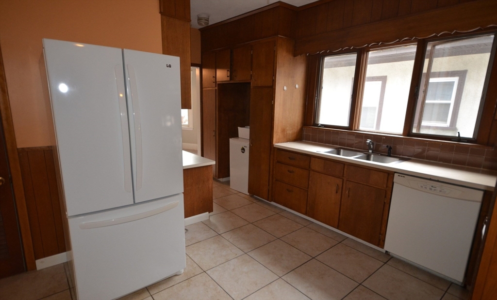 20 Benton Road, Unit 2 Medford, MA 02155 - Photo 13 of 25