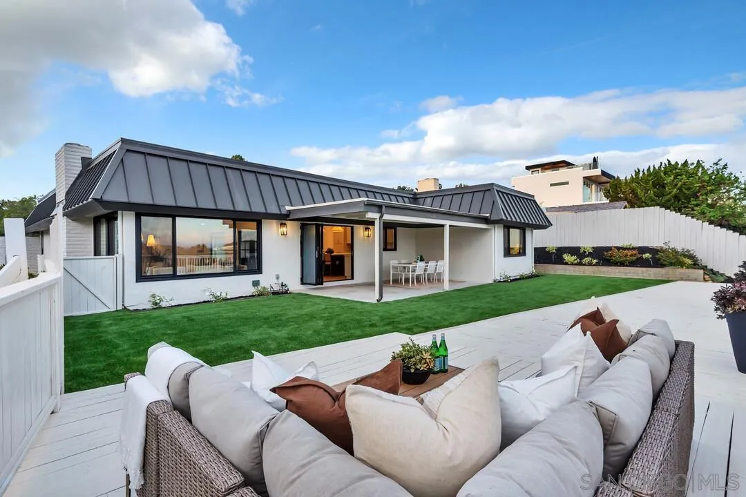 2105 Harbour Heights Road San Diego, CA 92109 - Photo 12 of 55