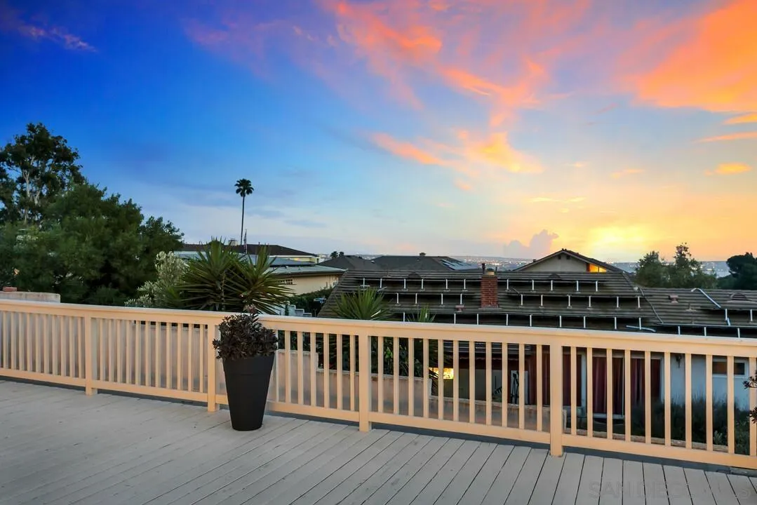 2105 Harbour Heights Road San Diego, CA 92109 - Photo 9 of 55