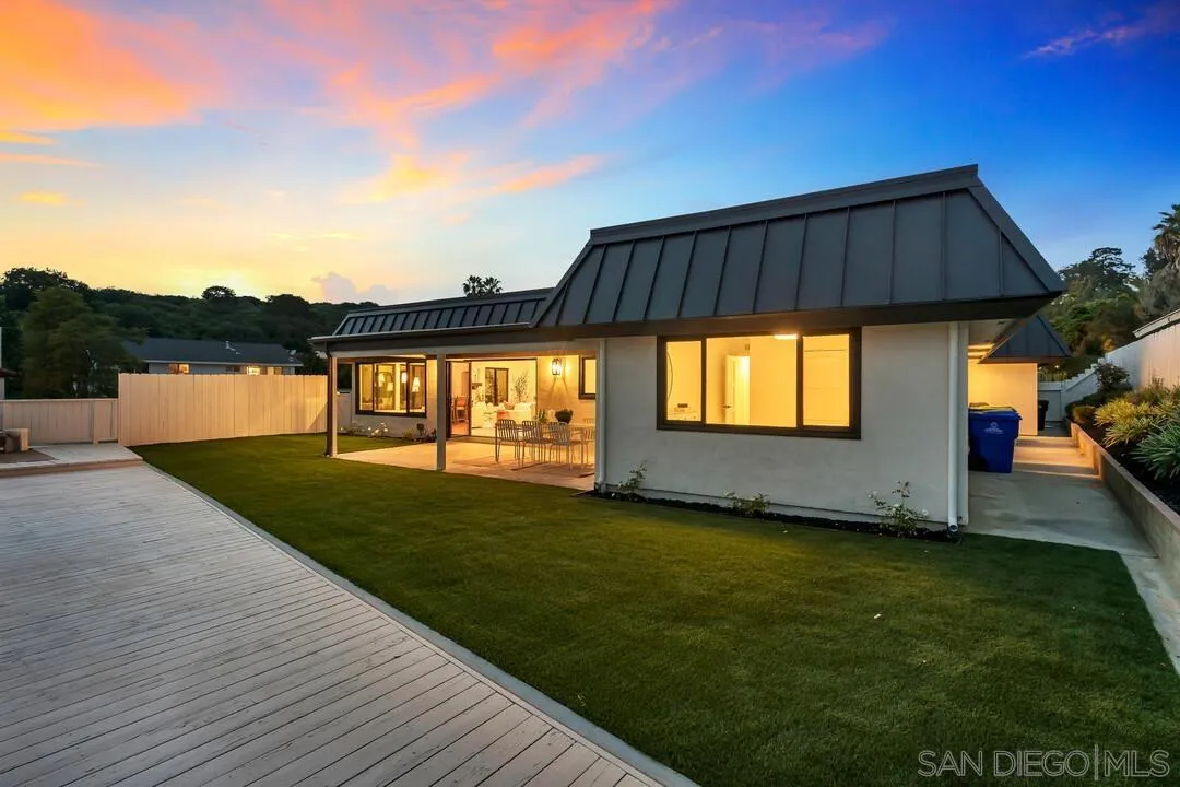 2105 Harbour Heights Road San Diego, CA 92109 - Photo 10 of 55