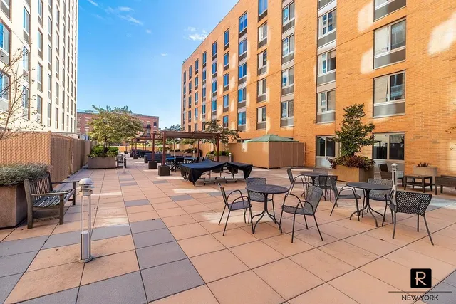 $895,000 | 300 West 135th Street, Unit 6B | Central Harlem