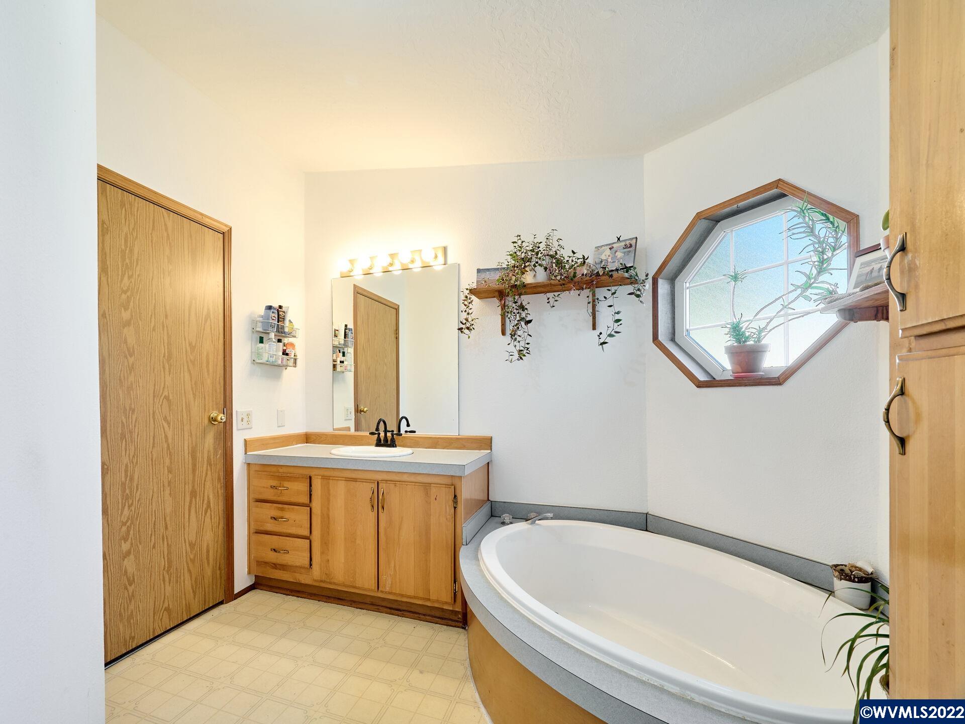 1505 Fern Ridge Road Southeast Stayton, OR 97383 - Photo 16 of 23 Gallery Image 16