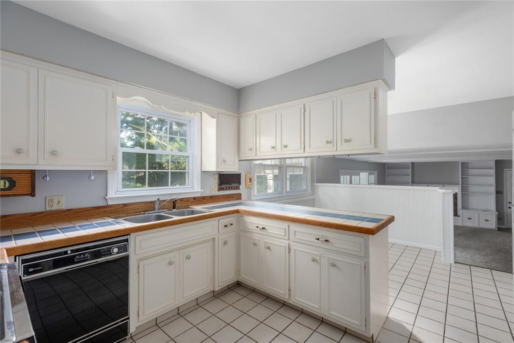 1304 Ridge Road Carmel, IN 46033 - Photo 10 of 31 Gallery Image 10