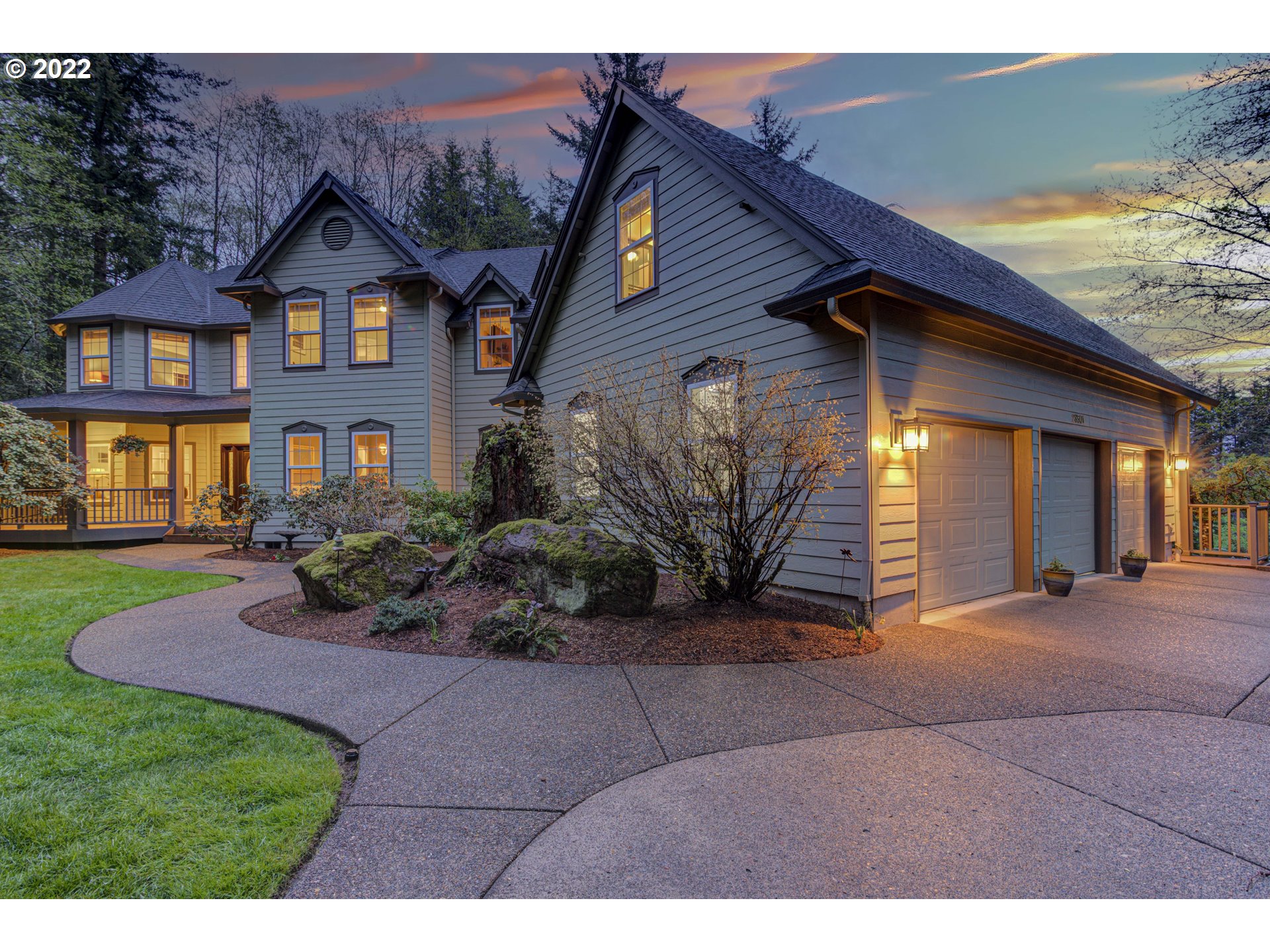 28501 Northeast 67th Street Camas, WA 98607 - Photo 2 of 32 a front view of a house with garden