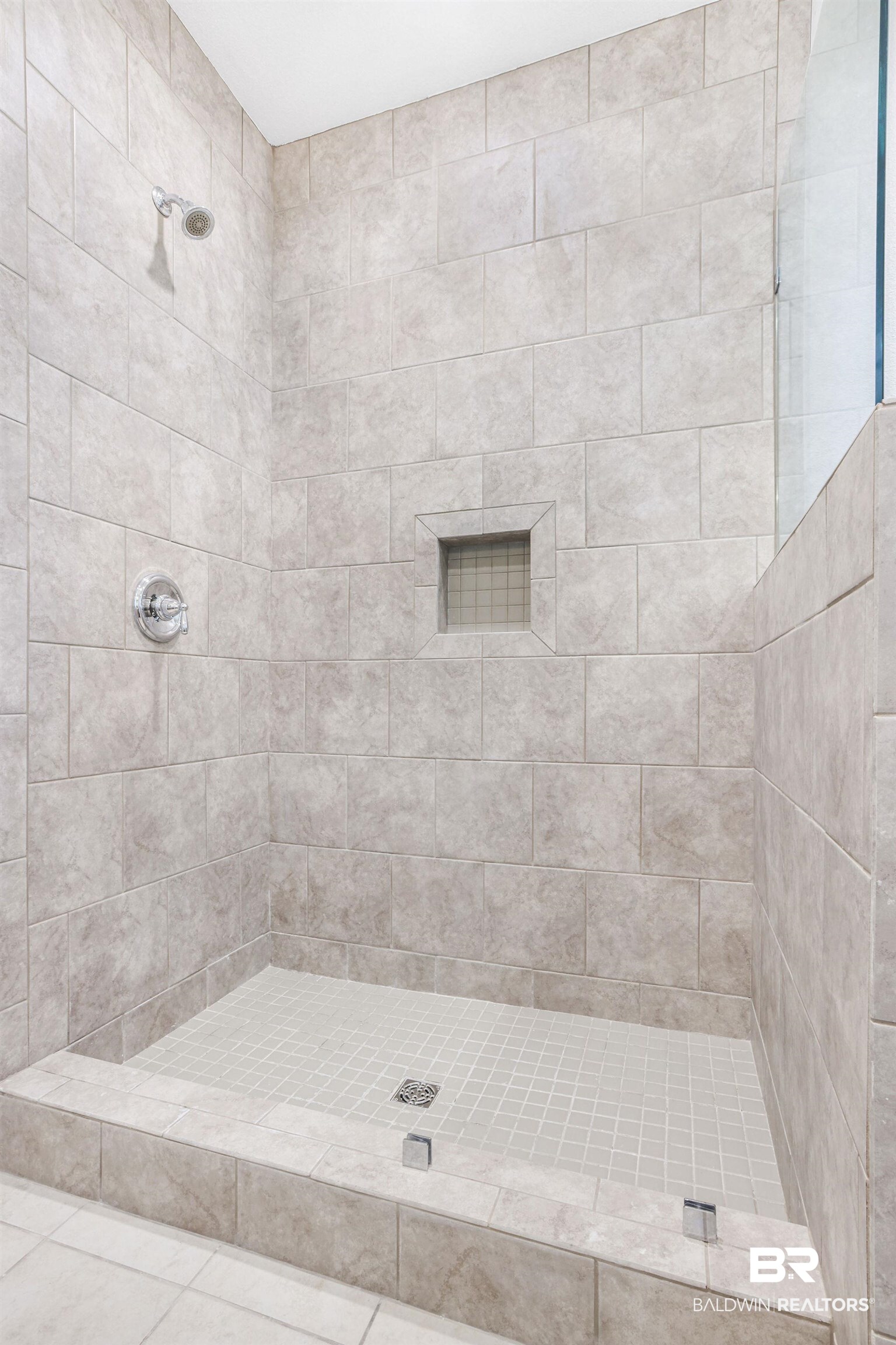 30815 Ono N Loop West Orange Beach, AL 36561 - Photo 16 of 40 Primary Bathroom