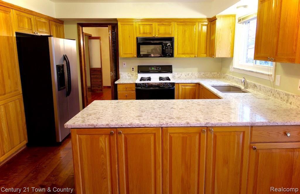3126 Tamarron Drive Rochester Hills, MI 48309 - Photo 13 of 44