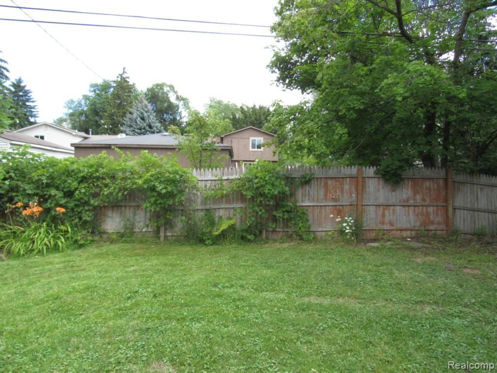 3854 Mapleleaf Road Waterford, MI 48328 - Photo 7 of 34 3854 MAPLELEAF WATERFORD , (54).jpg