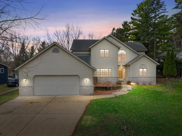 $649,900 | 4009 Hickory Knoll Road, Delafield, WI 53029