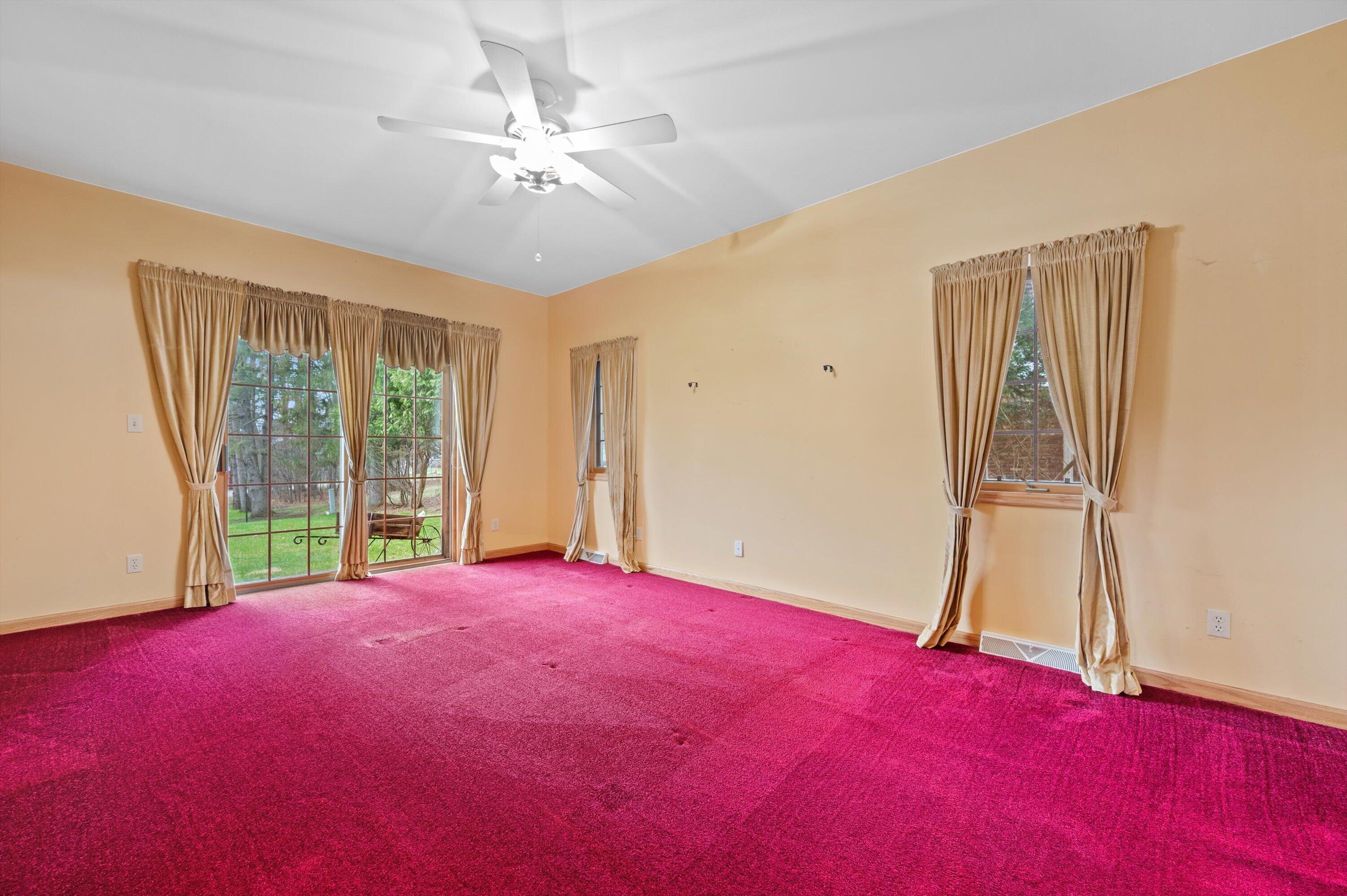 4009 Hickory Knoll Road Delafield, WI 53029 - Photo 15 of 43 Main Floor Primary