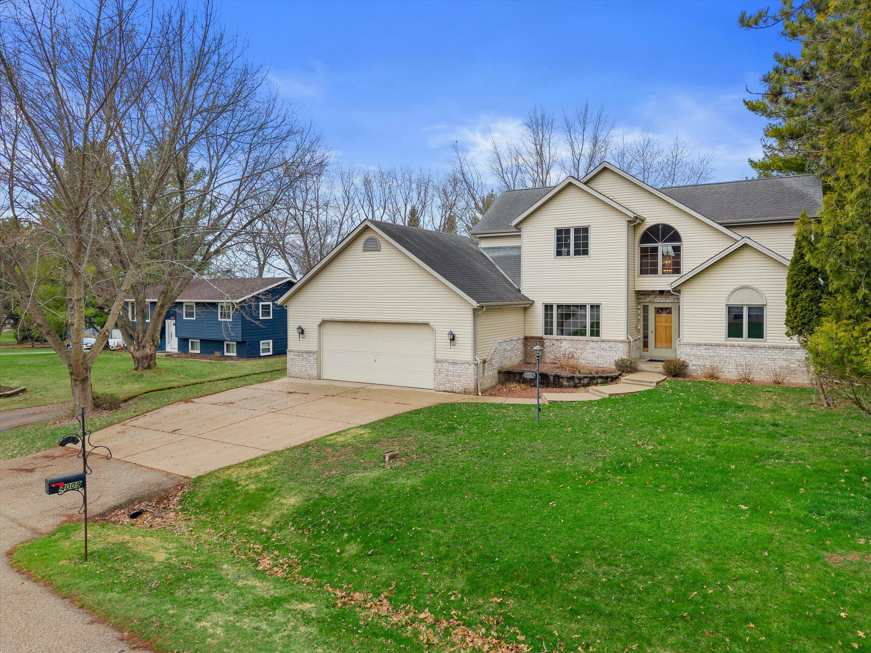 4009 Hickory Knoll Road Delafield, WI 53029 - Photo 39 of 43 Large Home
