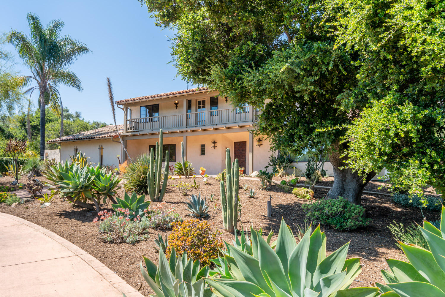 1388 Wyant Road Montecito, CA 93108 - Photo 21 of 34 Circular Driveway