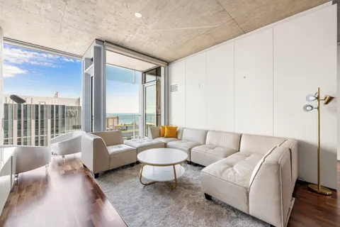 $3,600 | 600 North Fairbanks Court, Unit 3503, Chicago, IL 60611