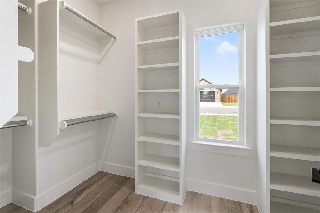 505 Limestone Circle Mabank, TX 75147 - Photo 23 of 37 a view of an empty walk in closet