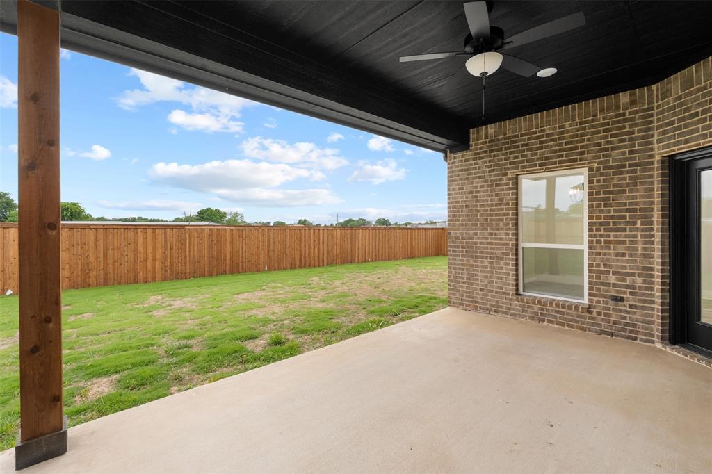 505 Limestone Circle Mabank, TX 75147 - Photo 30 of 37 a view of outdoor space and yard