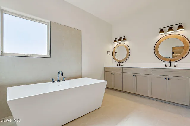 $729,000 | 409 Mesilla Vista Lane, El Paso, TX 79912