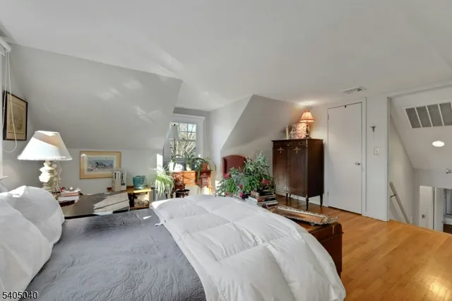 $639,900 | 28 Kingston Road, Wayne, NJ 07470