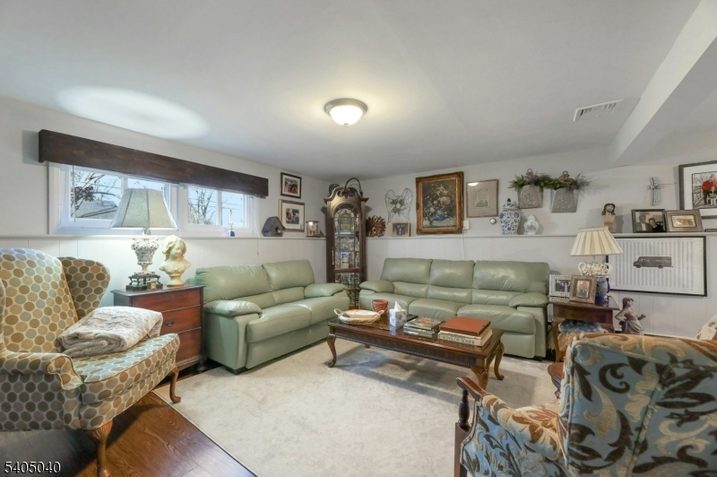 28 Kingston Road Wayne, NJ 07470 - Photo 26 of 39