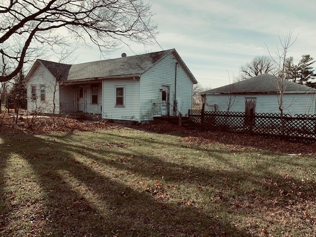 19579 Fellows Road Morrison, IL 61270 - Photo 2 of 17