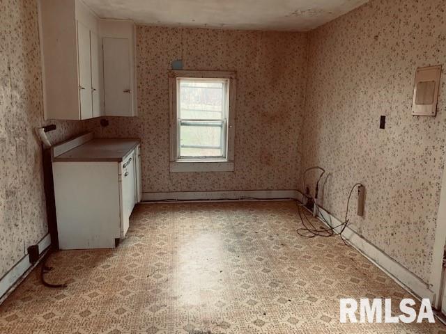 19579 Fellows Road Morrison, IL 61270 - Photo 6 of 17