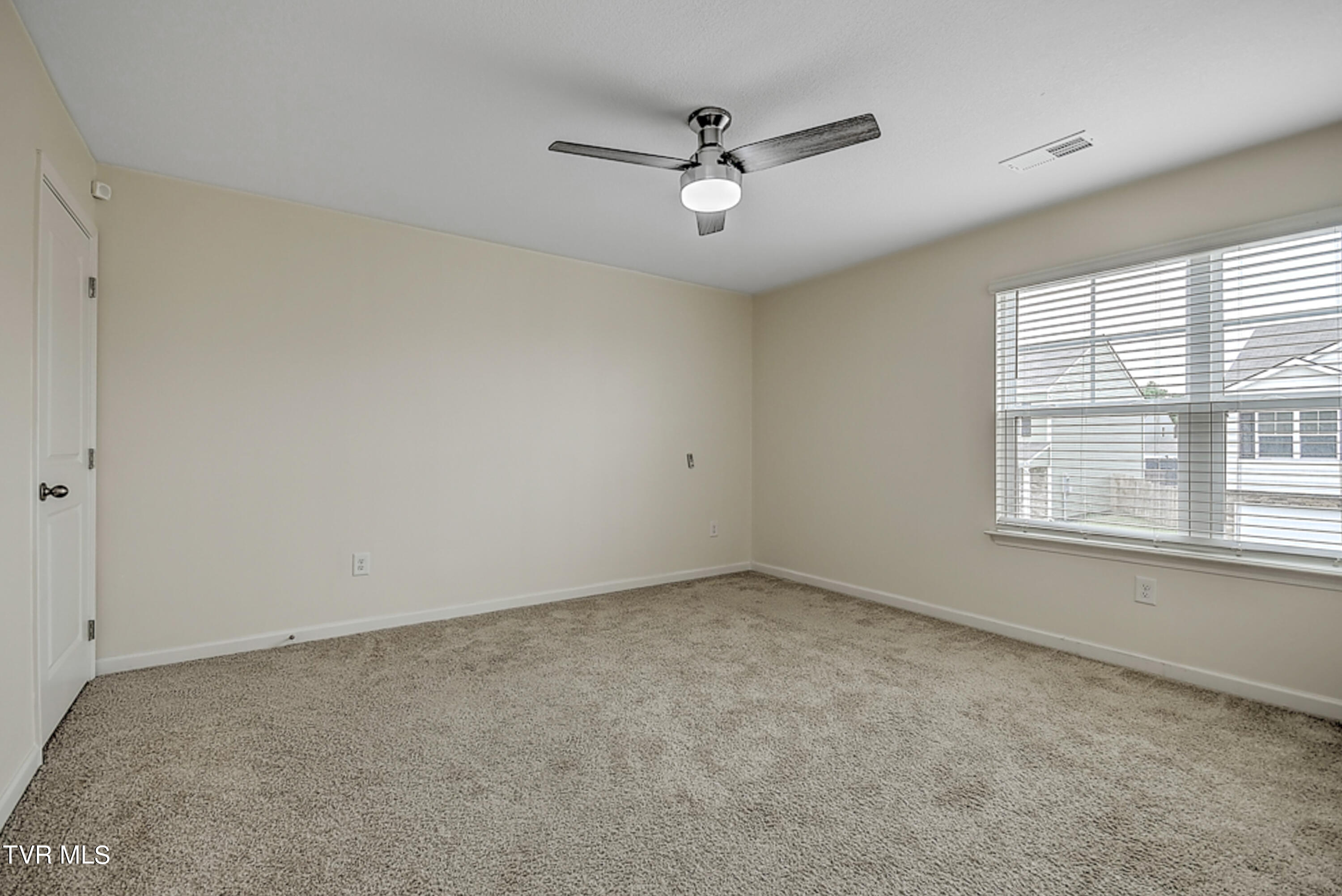 1228 Stamp Lodge Road Kingsport, TN 37660 - Photo 33 of 52 1228 Stamp Lodge Gdawg-34