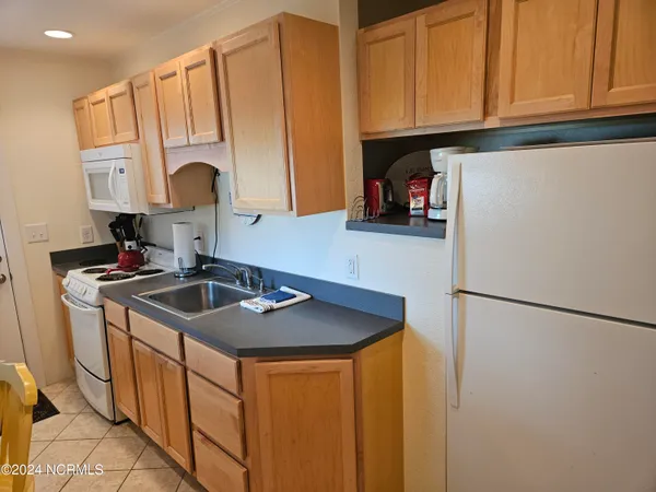 $1,800 | 126 Sunset Lane, Beaufort, NC 28516