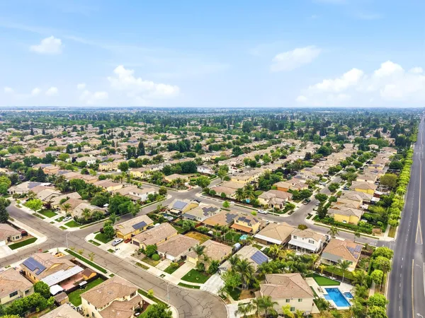 $433,000 | 1428 North Leila Street, Visalia, CA 93291