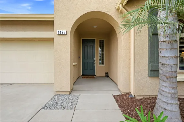 $433,000 | 1428 North Leila Street, Visalia, CA 93291