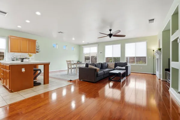 $433,000 | 1428 North Leila Street, Visalia, CA 93291