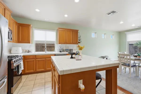 $433,000 | 1428 North Leila Street, Visalia, CA 93291