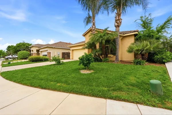$433,000 | 1428 North Leila Street, Visalia, CA 93291