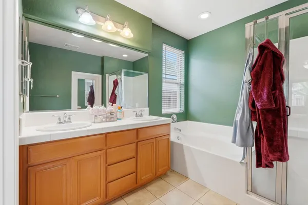 $433,000 | 1428 North Leila Street, Visalia, CA 93291