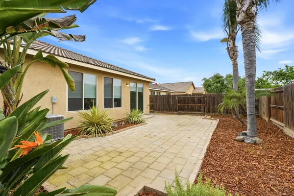 $433,000 | 1428 North Leila Street, Visalia, CA 93291