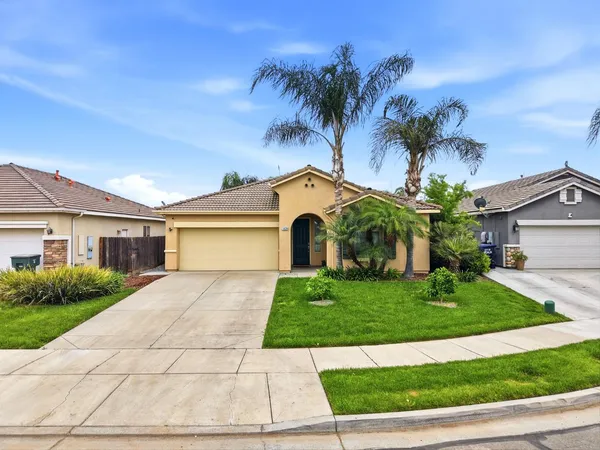 $433,000 | 1428 North Leila Street, Visalia, CA 93291