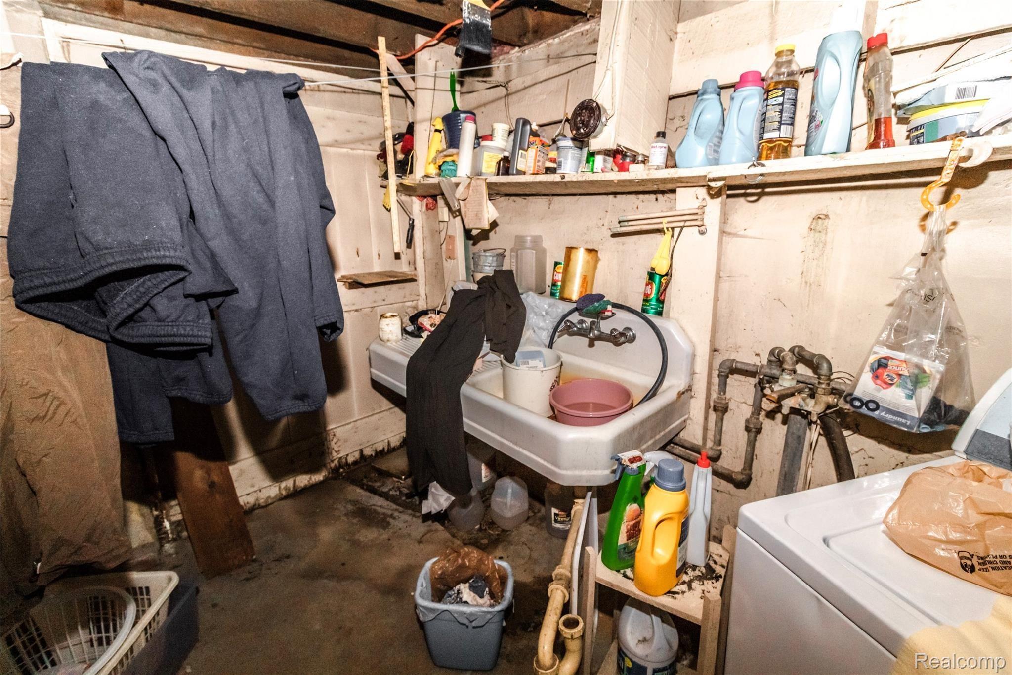 4146 Mitchell Road Lapeer, MI 48446 - Photo 26 of 65 Basement Laundry (2).jpg