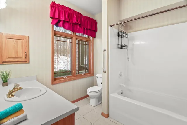 $289,900 | 6806 Raymond Road, Unit 101, Madison, WI 53719