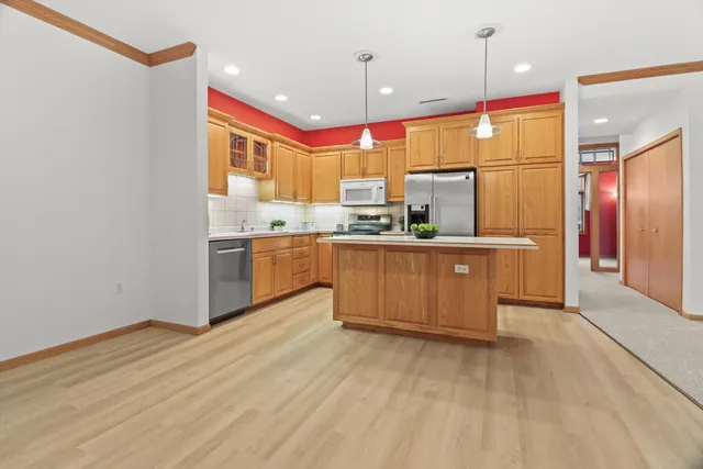 $289,900 | 6806 Raymond Road, Unit 101, Madison, WI 53719