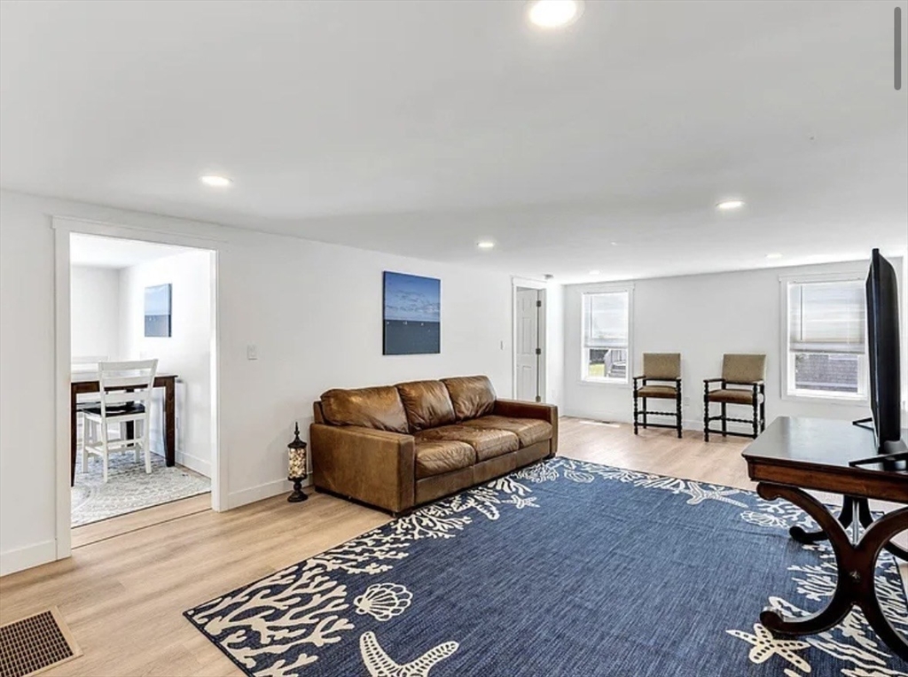35 Locust Street Wareham, MA 02558 - Photo 4 of 22