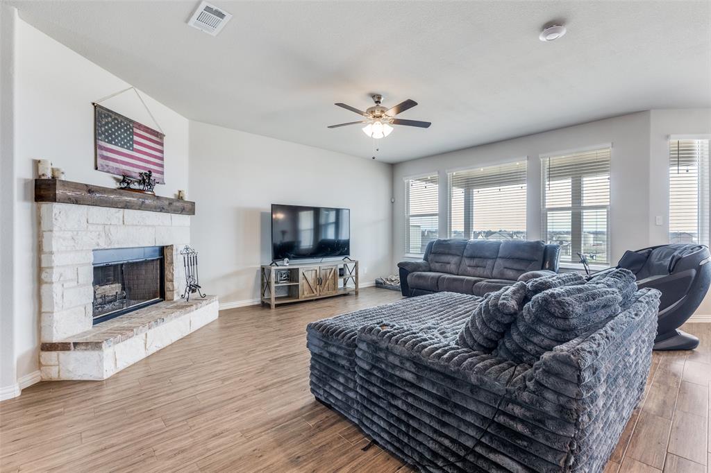 150 Spanish Moss Trail Rhome, TX 76078 - Photo 7 of 30