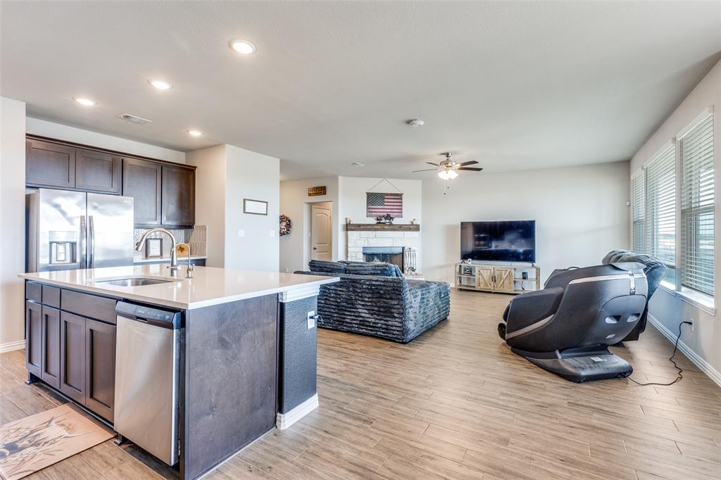 150 Spanish Moss Trail Rhome, TX 76078 - Photo 9 of 30