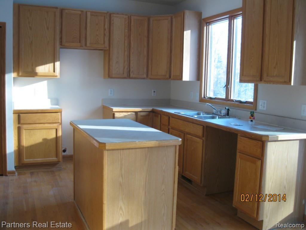 7326 Mack Road Howell, MI 48855 - Photo 8 of 20 Kitchen.jpg