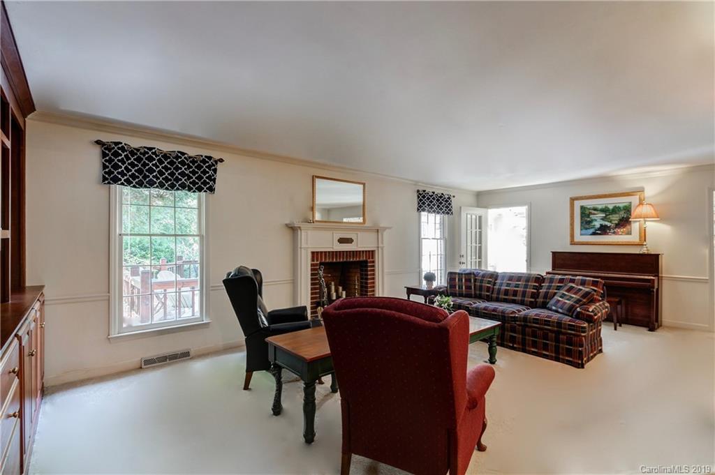 4208 Quail View Road Charlotte, NC 28226 - Photo 8 of 31 Gallery Image 8