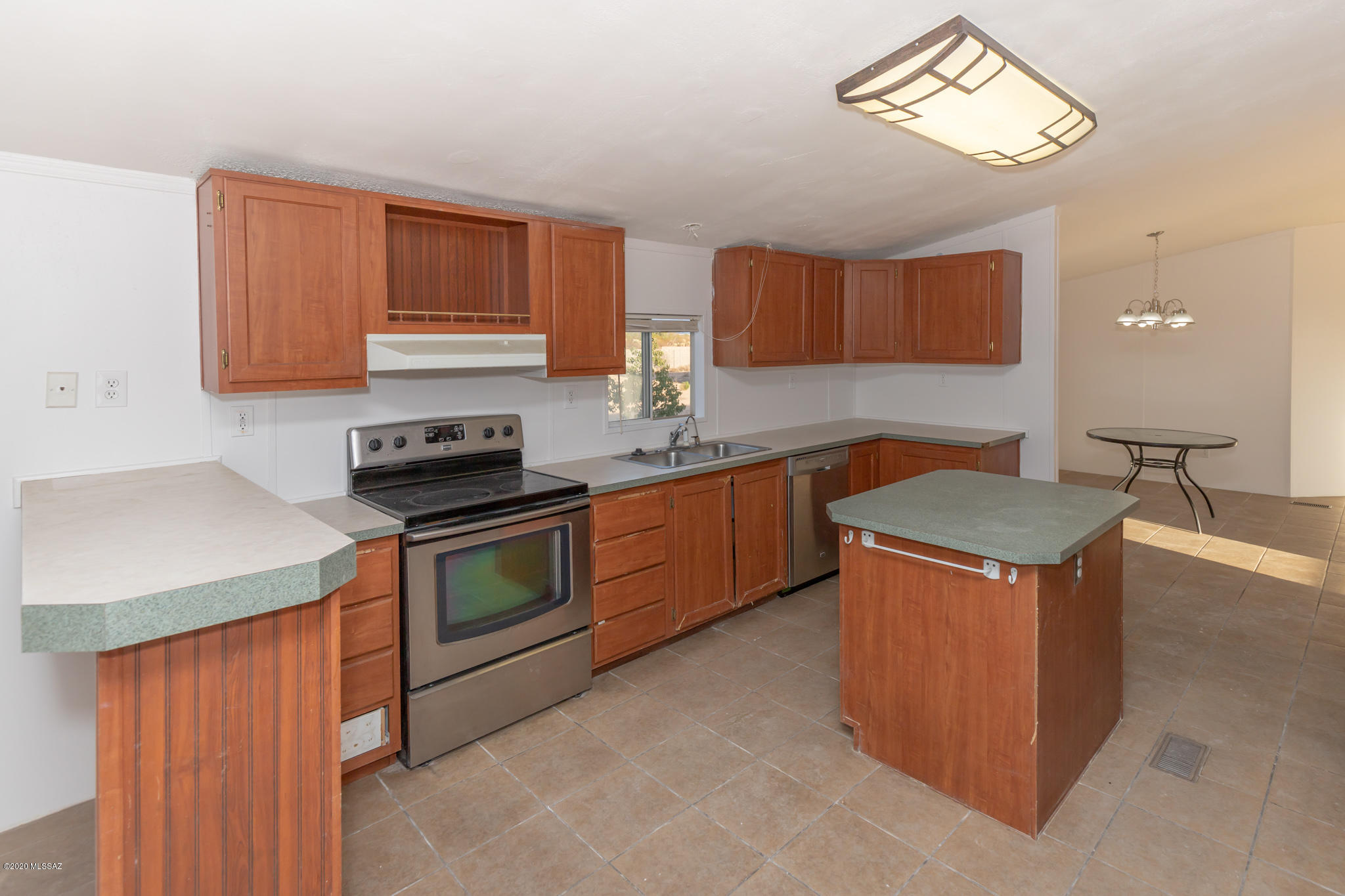 6022 East Hermans Road Tucson, AZ 85756 - Photo 12 of 37 Gallery Image 12