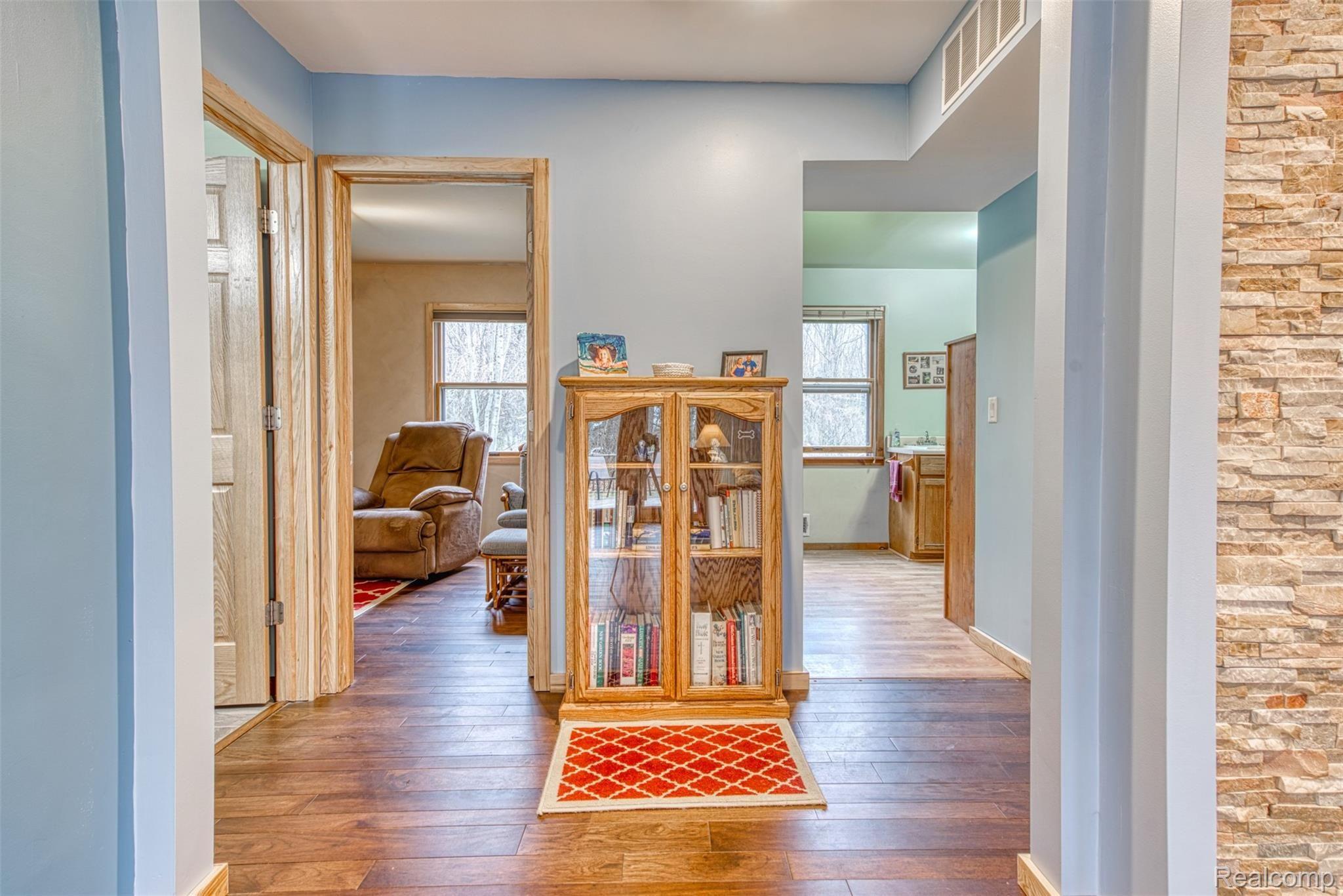 7341 Hogan Road Fenton, MI 48430 - Photo 21 of 47 DSC02455_8.jpg