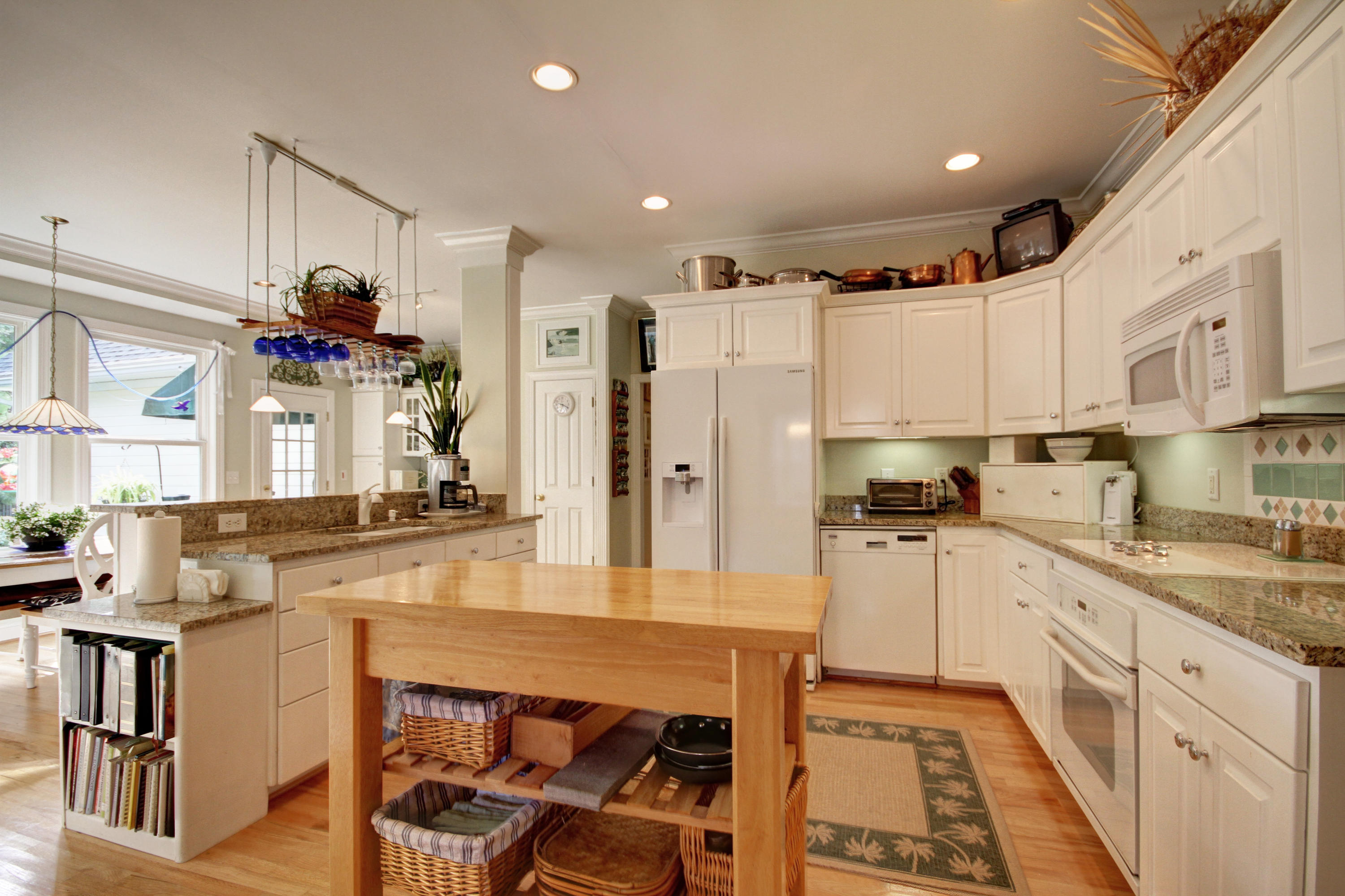 363 Commonwealth Road Mount Pleasant, SC 29466 - Photo 11 of 54 363 Commonwealth_Kitchen 4