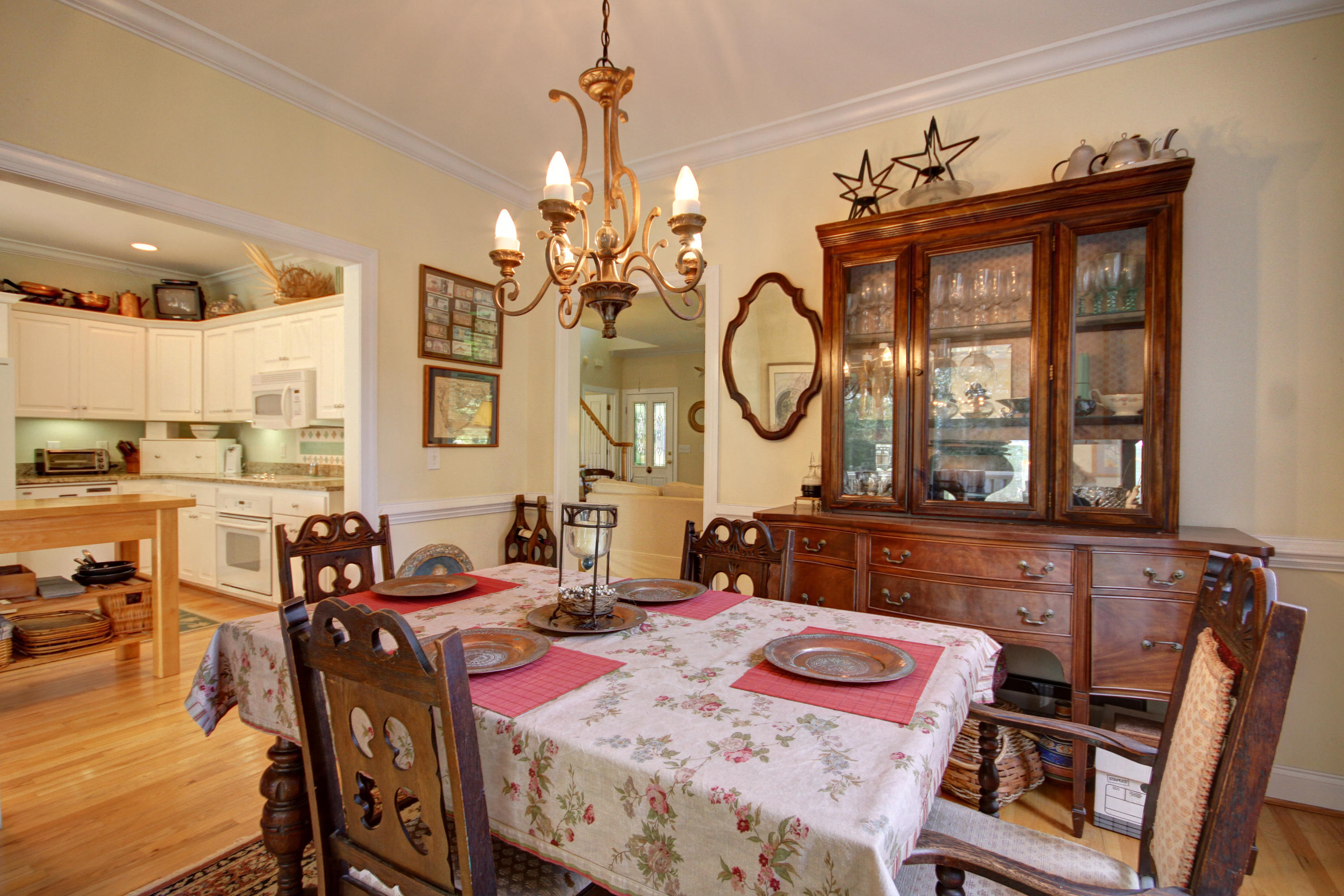 363 Commonwealth Road Mount Pleasant, SC 29466 - Photo 19 of 54 363 Commonwealth_Dining Room