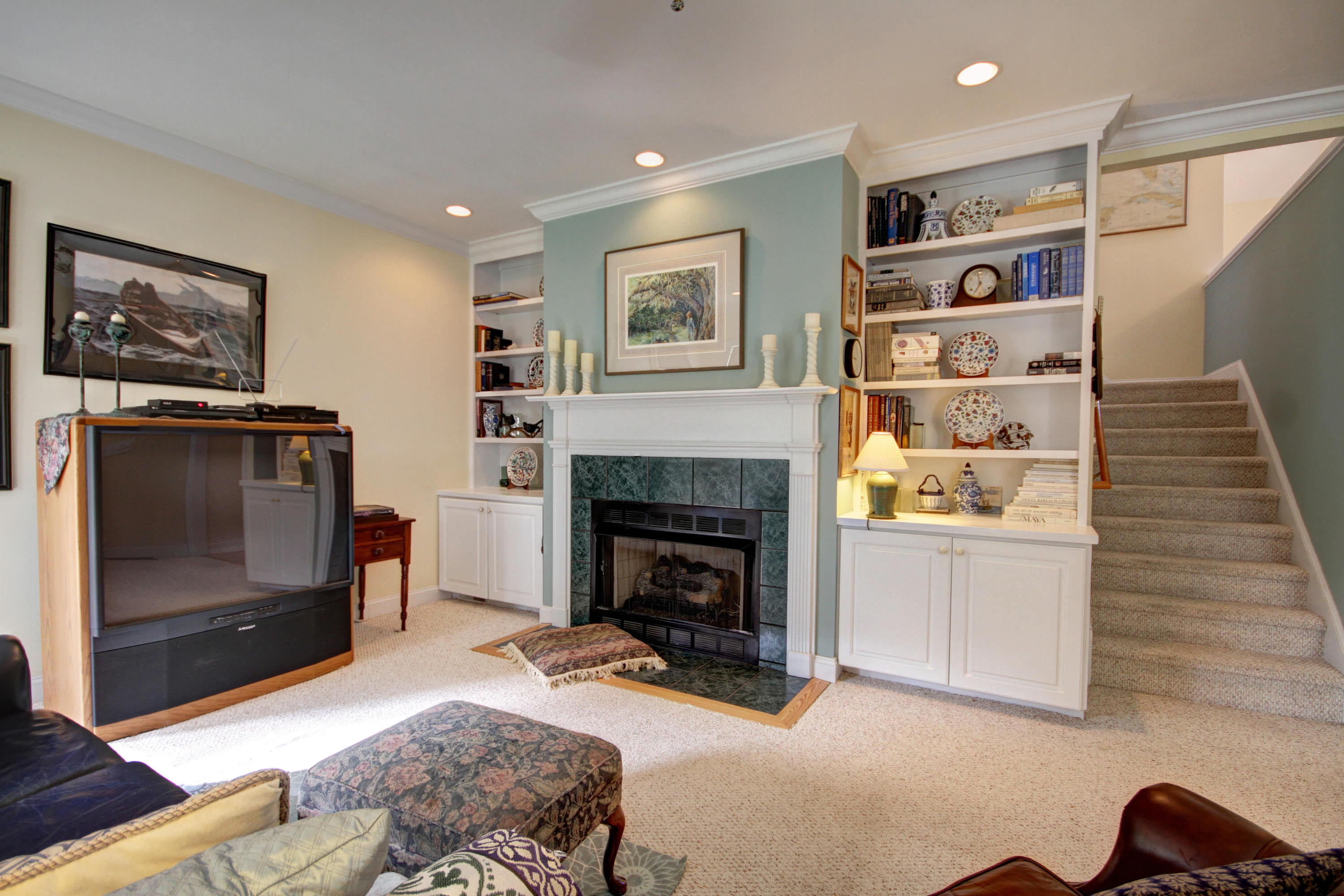 363 Commonwealth Road Mount Pleasant, SC 29466 - Photo 23 of 54 363 Commonwealth_Family Room