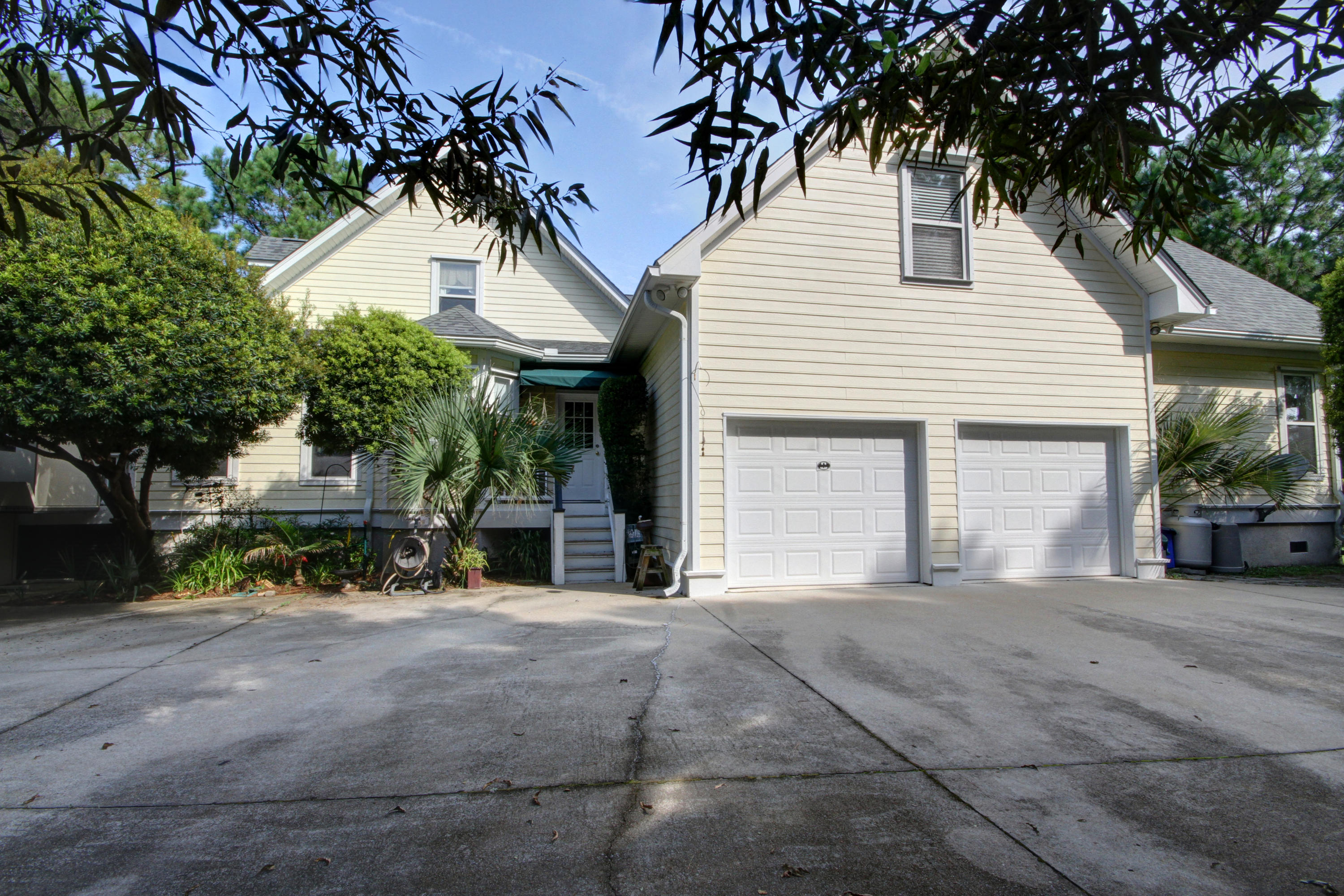 363 Commonwealth Road Mount Pleasant, SC 29466 - Photo 51 of 54 363 Commonwealth_Garage