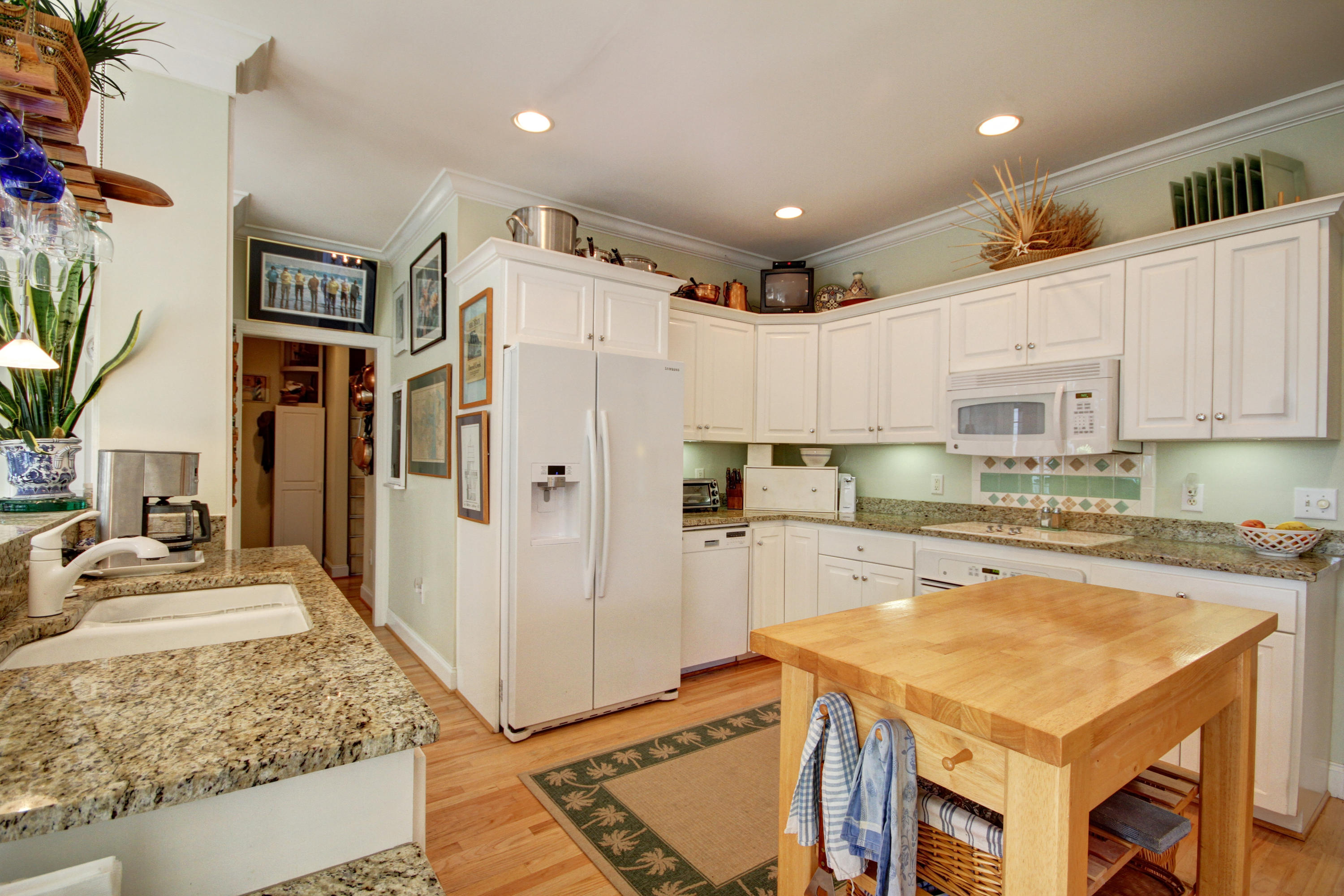 363 Commonwealth Road Mount Pleasant, SC 29466 - Photo 10 of 54 363 Commonwealth_Kitchen 3